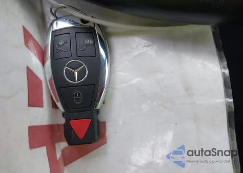 2016 Mercedes-Benz C 300 Sport 4Matic z USA, uszkodzony, nr VIN 55SWF4KB2GU100447